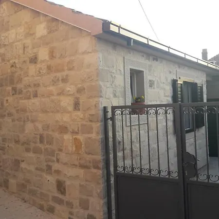 شقة Matoni