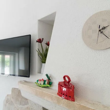 Matoni Apartment Postira
